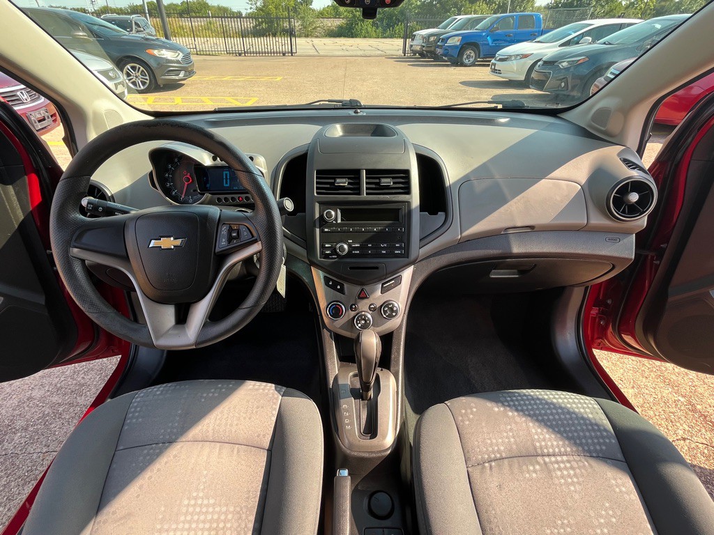2013 Chevrolet Sonic Image 16