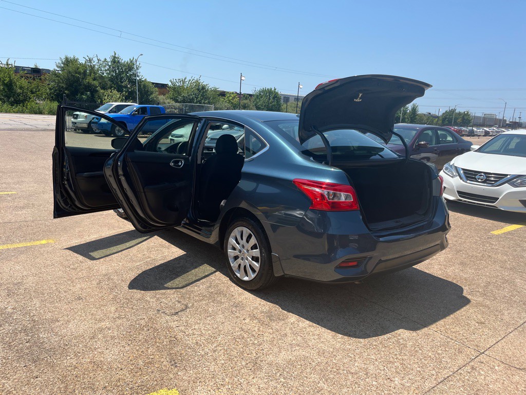 2016 Nissan Sentra Image 10