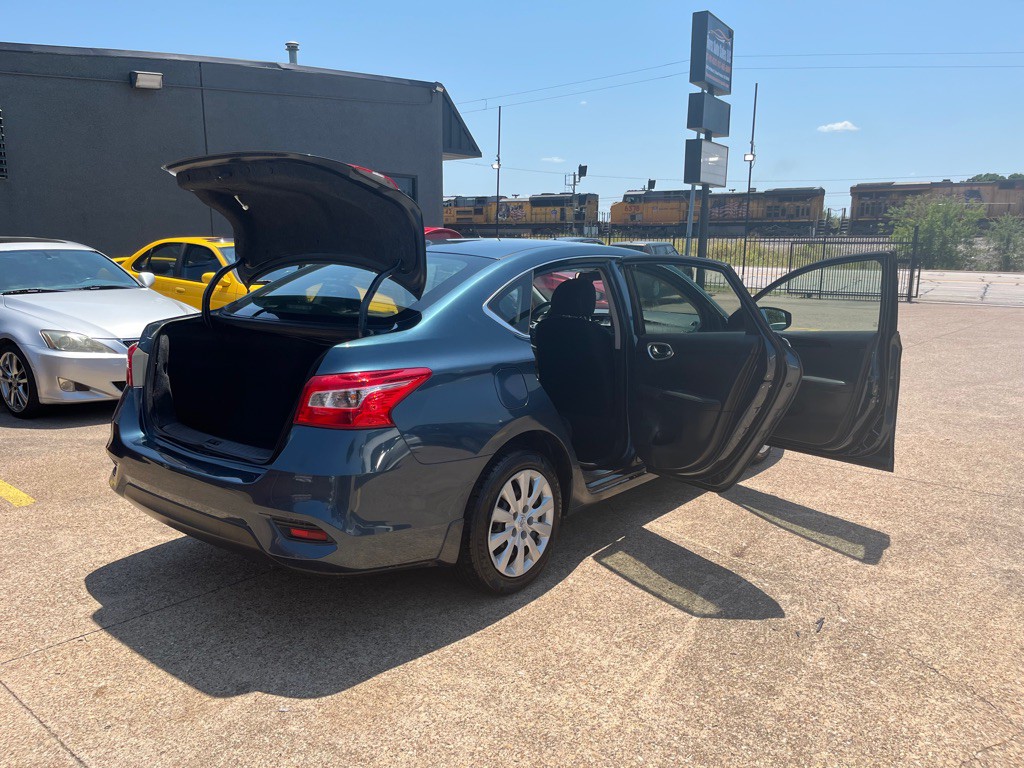 2016 Nissan Sentra Image 12