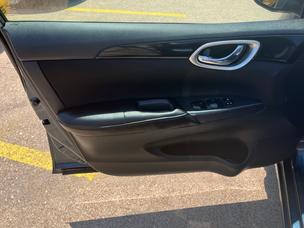 2016 Nissan Sentra Image 13