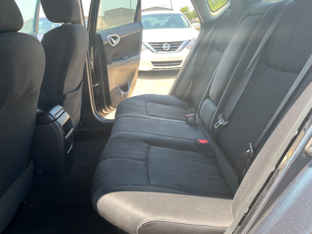 2016 Nissan Sentra Image 16