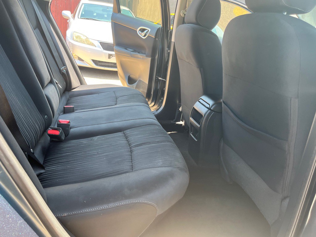 2016 Nissan Sentra Image 18