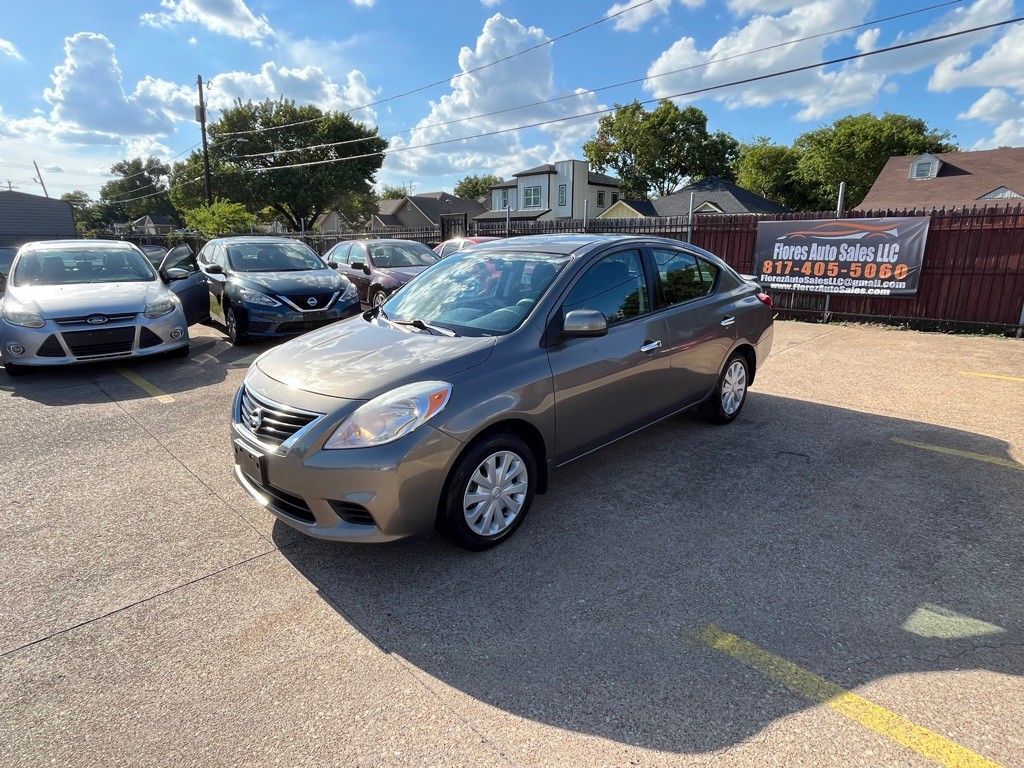 2013 Nissan Versa Image 3