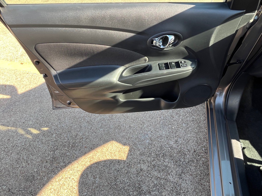 2013 Nissan Versa Image 13
