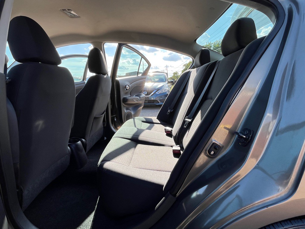 2013 Nissan Versa Image 15