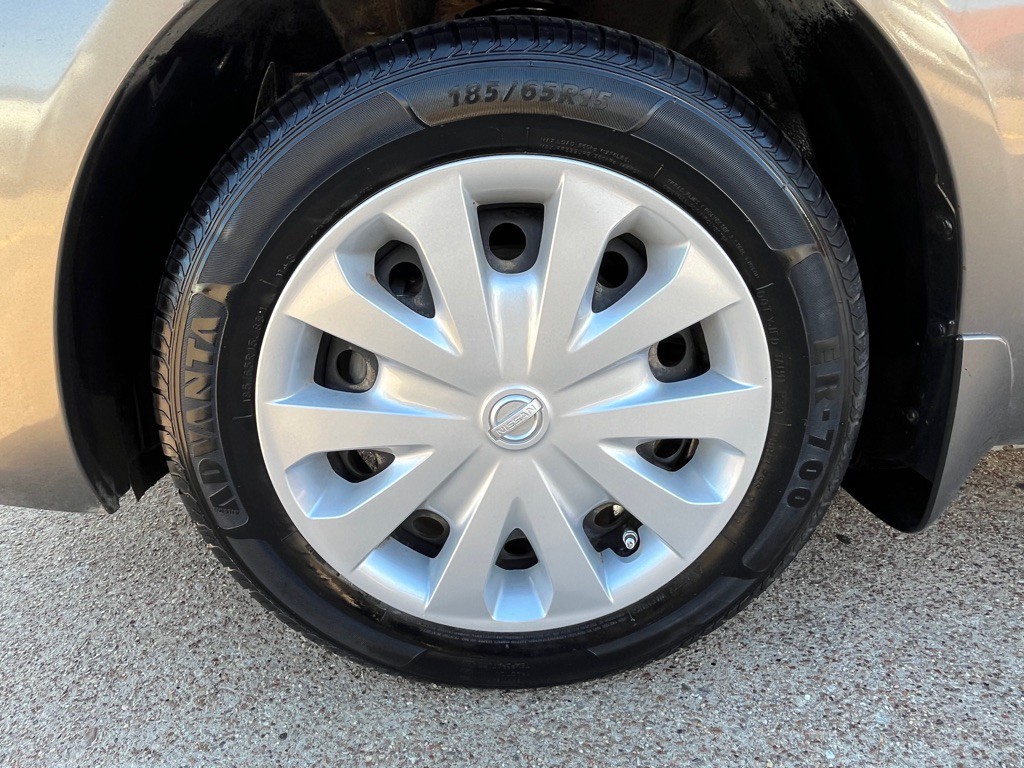 2013 Nissan Versa Image 27