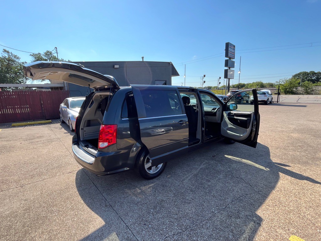 2011 Dodge Grand Caravan Image 12
