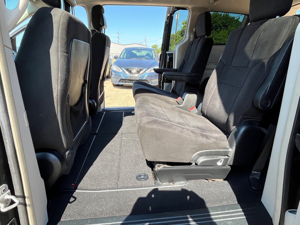 2011 Dodge Grand Caravan Image 16