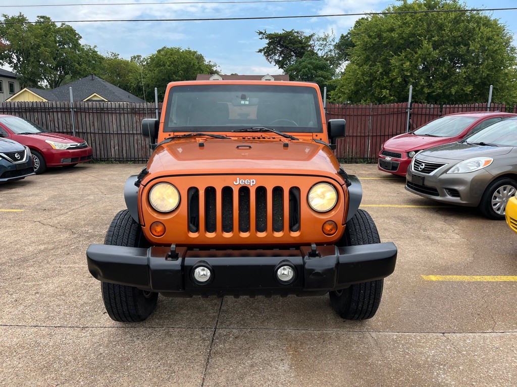 2011 Jeep Wrangler Image 2