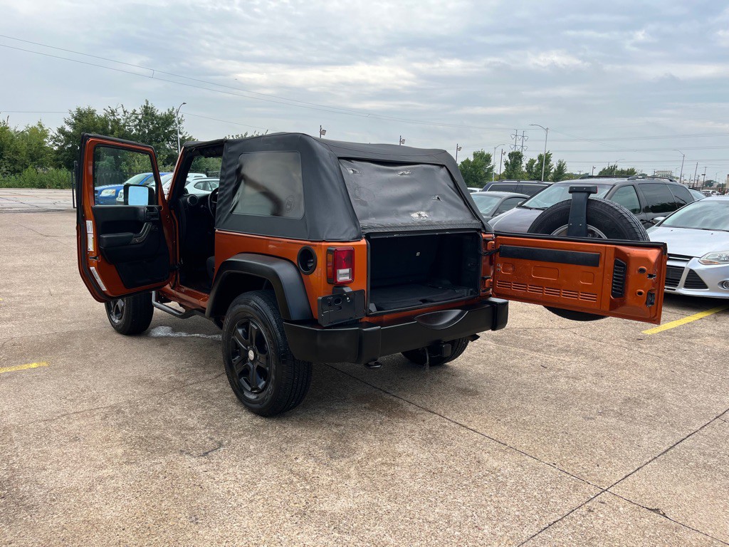 2011 Jeep Wrangler Image 10