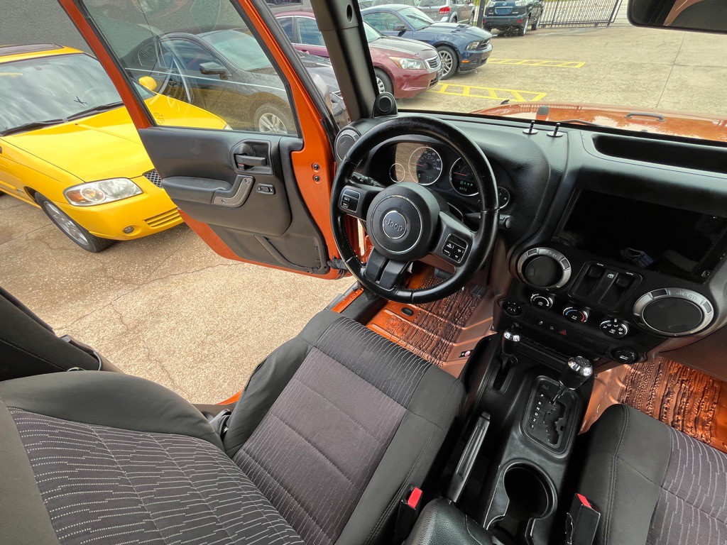 2011 Jeep Wrangler Image 22