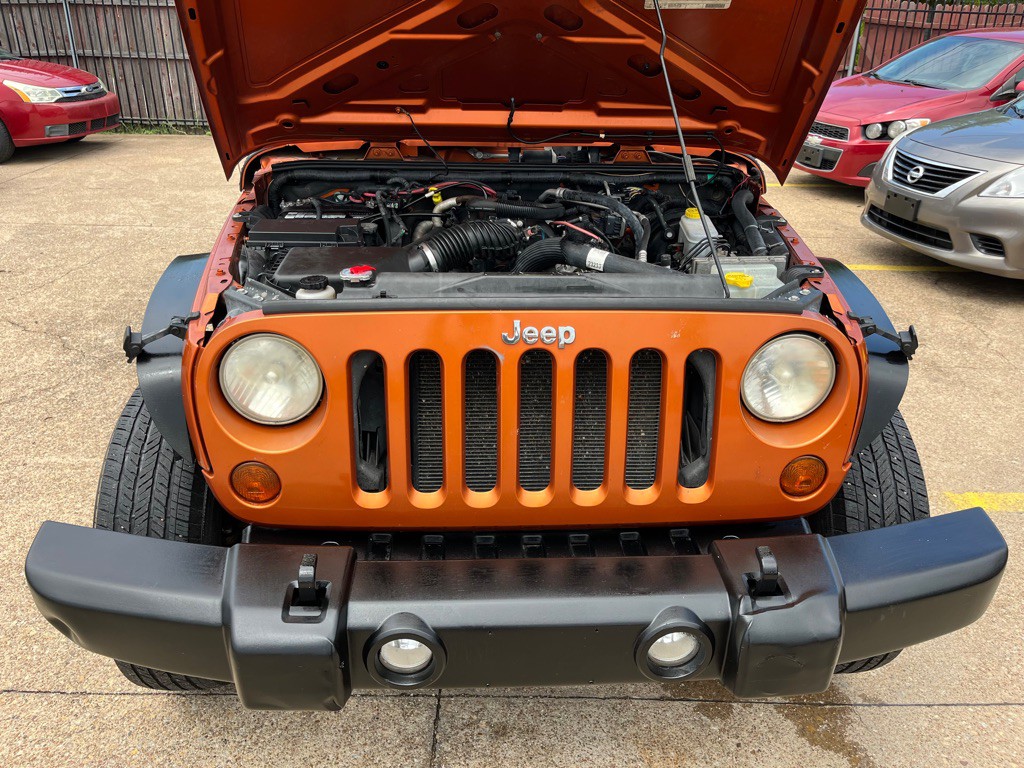 2011 Jeep Wrangler Image 25