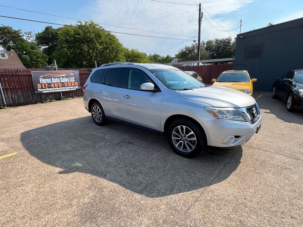 2013 Nissan Pathfinder Image 1