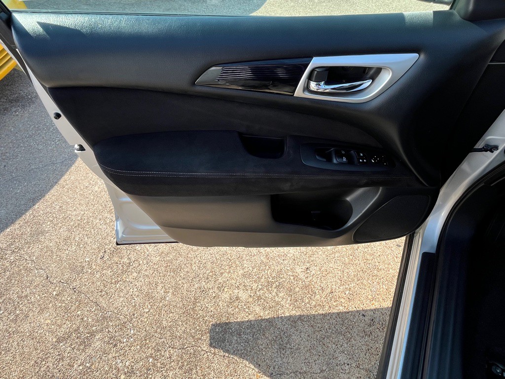 2013 Nissan Pathfinder Image 14