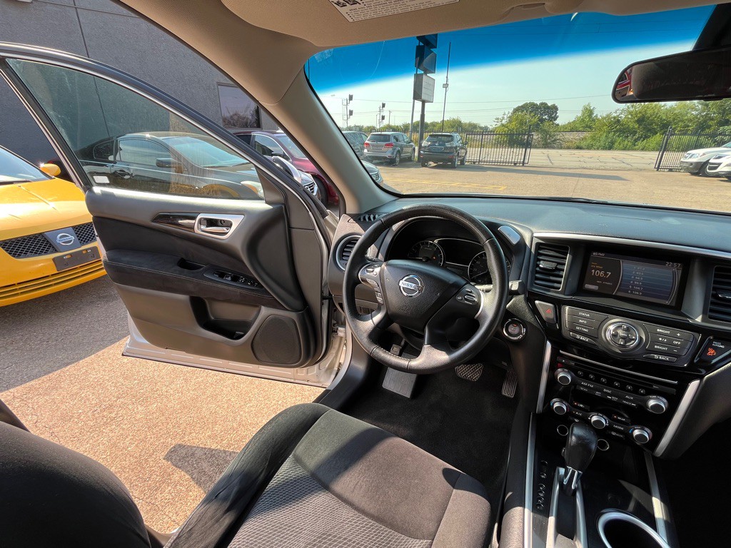 2013 Nissan Pathfinder Image 24