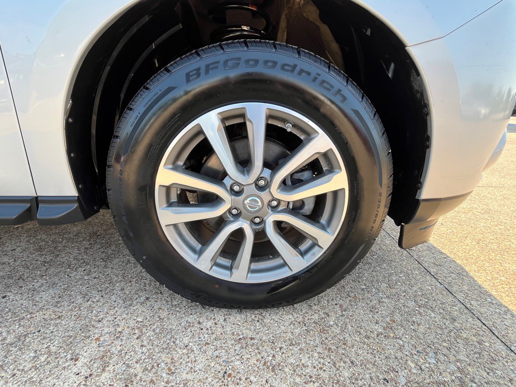 2013 Nissan Pathfinder Image 32