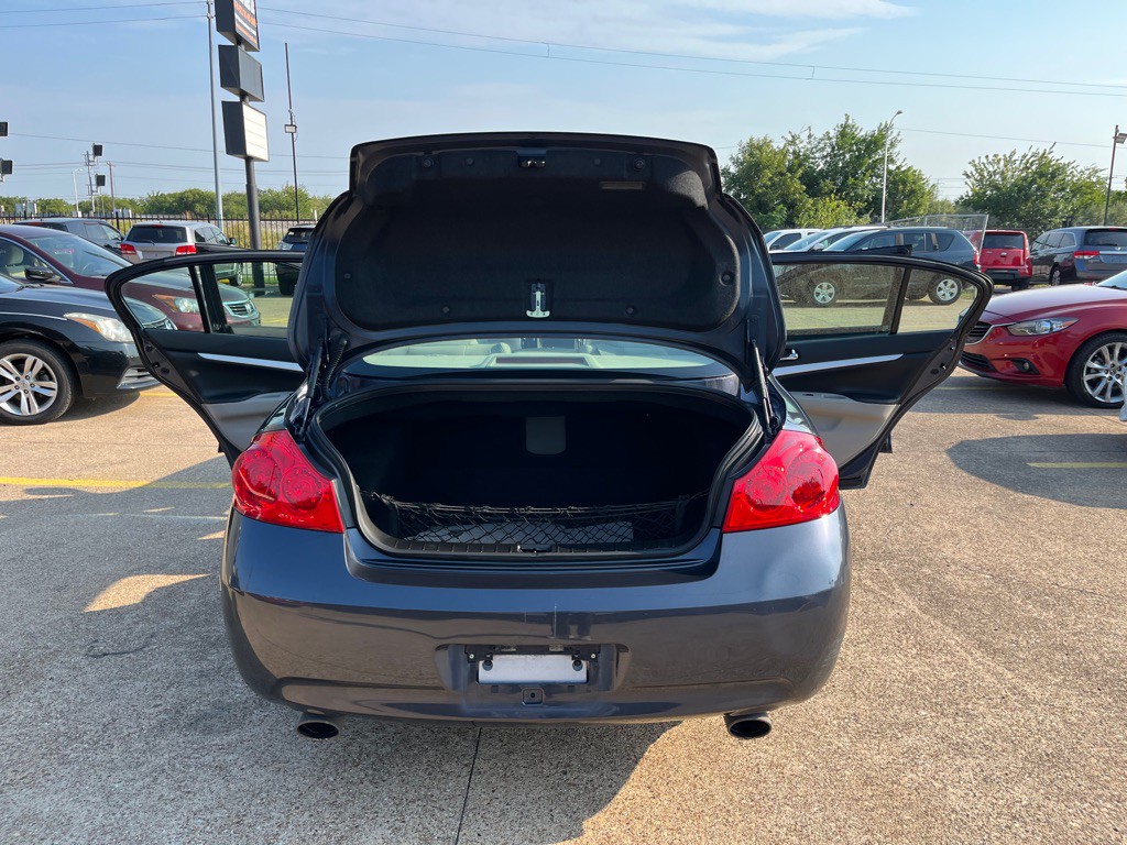 2009 INFINITI G37 Image 11