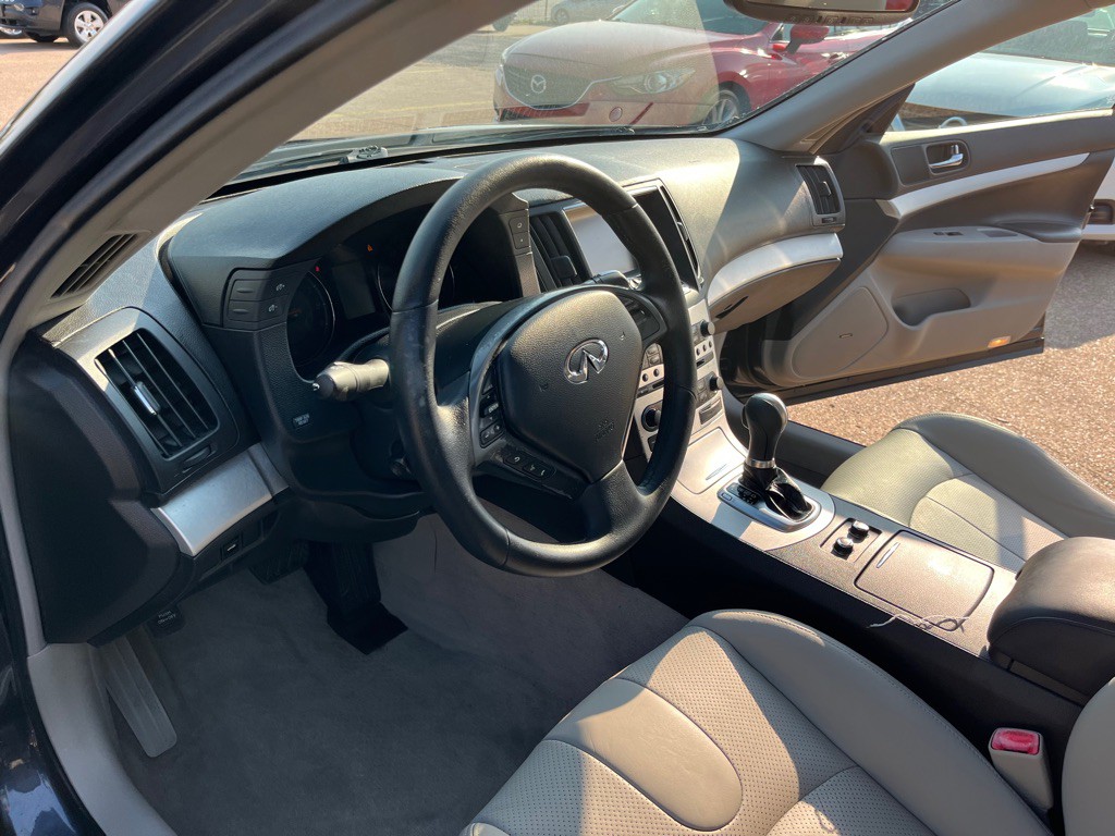 2009 INFINITI G37 Image 14