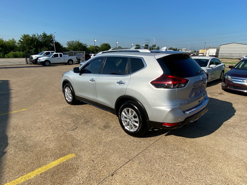 2020 Nissan Rogue Image 4