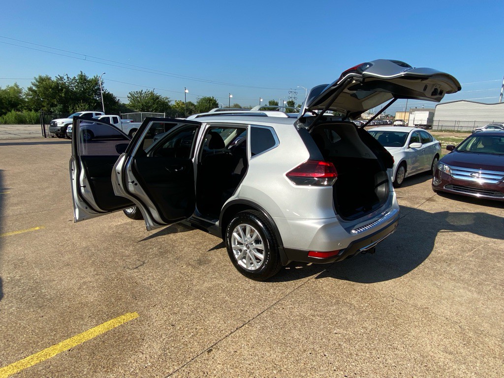 2020 Nissan Rogue Image 10
