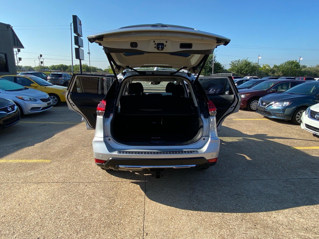 2020 Nissan Rogue Image 11