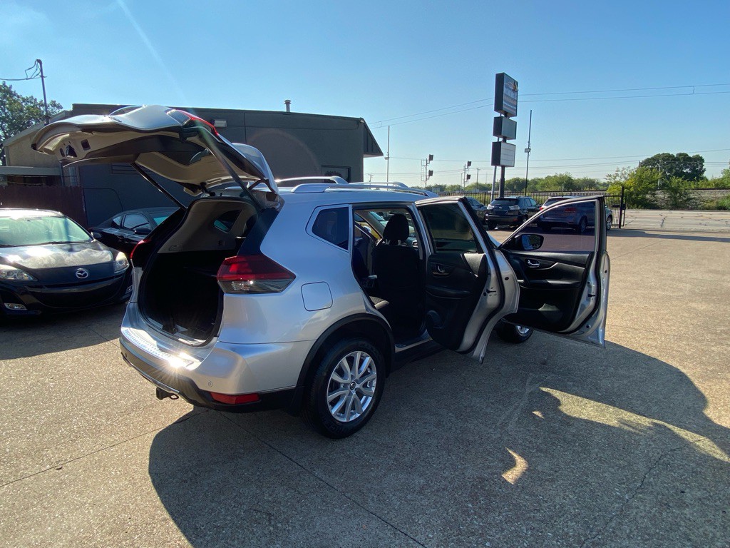 2020 Nissan Rogue Image 12