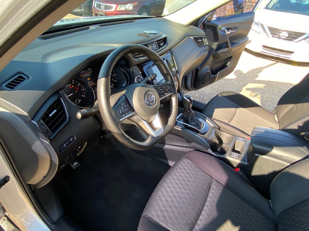 2020 Nissan Rogue Image 13