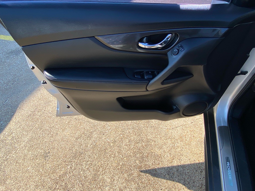 2020 Nissan Rogue Image 14