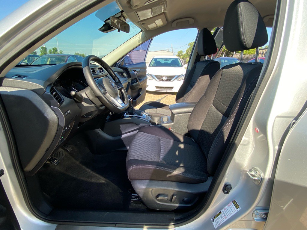 2020 Nissan Rogue Image 15
