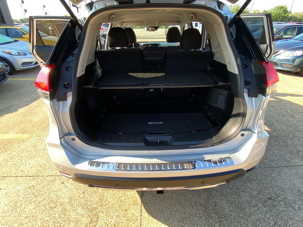 2020 Nissan Rogue Image 17