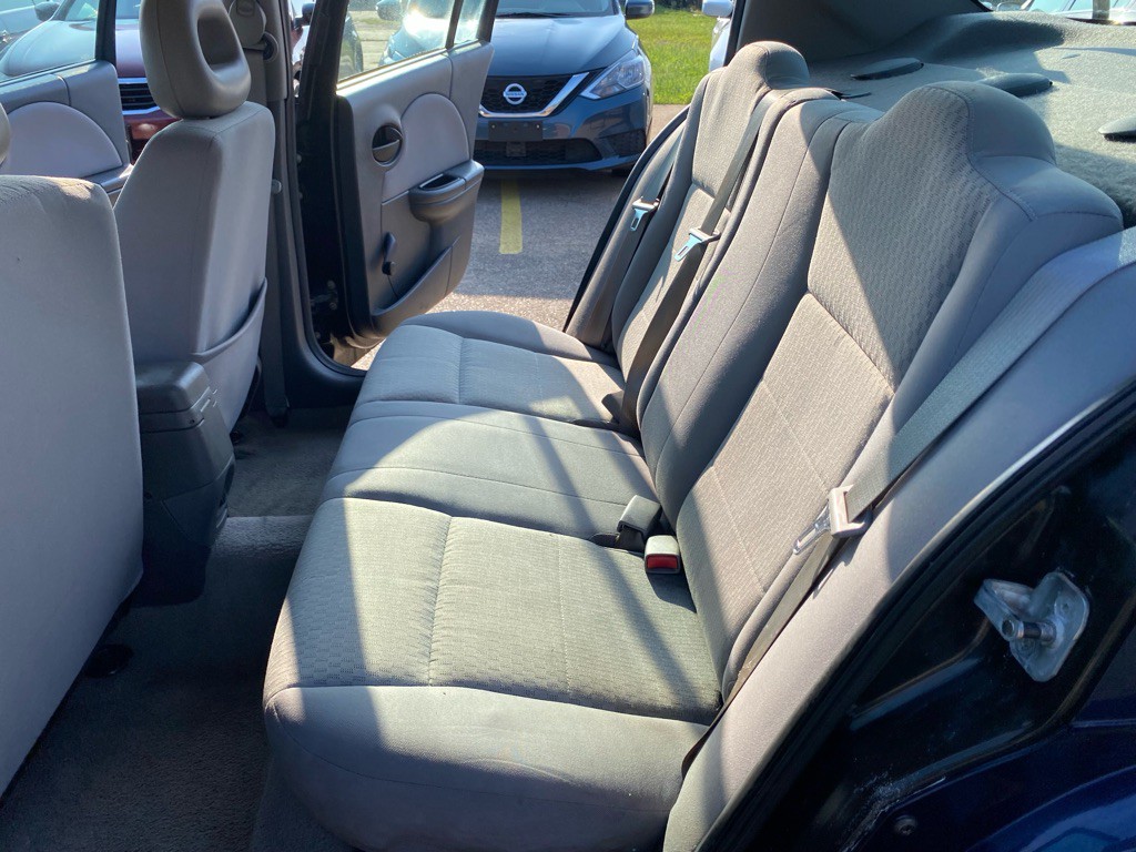 2007 Saturn ION Image 16