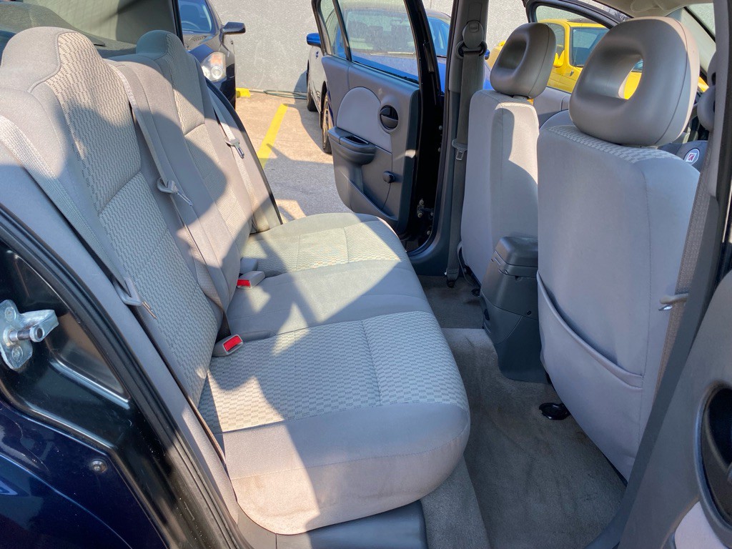 2007 Saturn ION Image 18