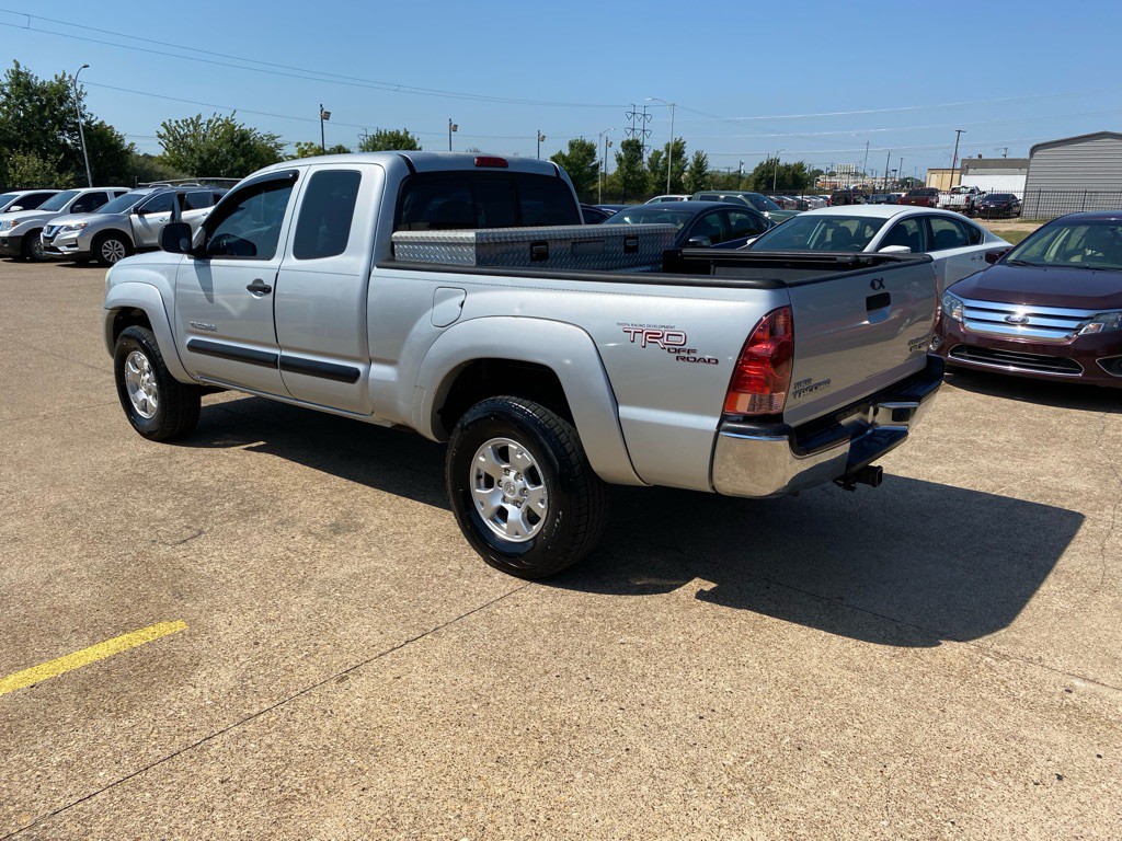 2005 Toyota Tacoma Image 4