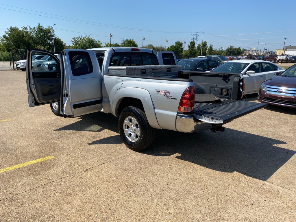 2005 Toyota Tacoma Image 10