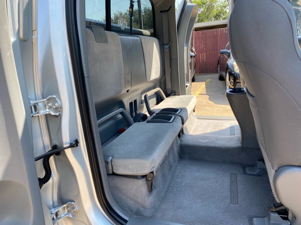 2005 Toyota Tacoma Image 18