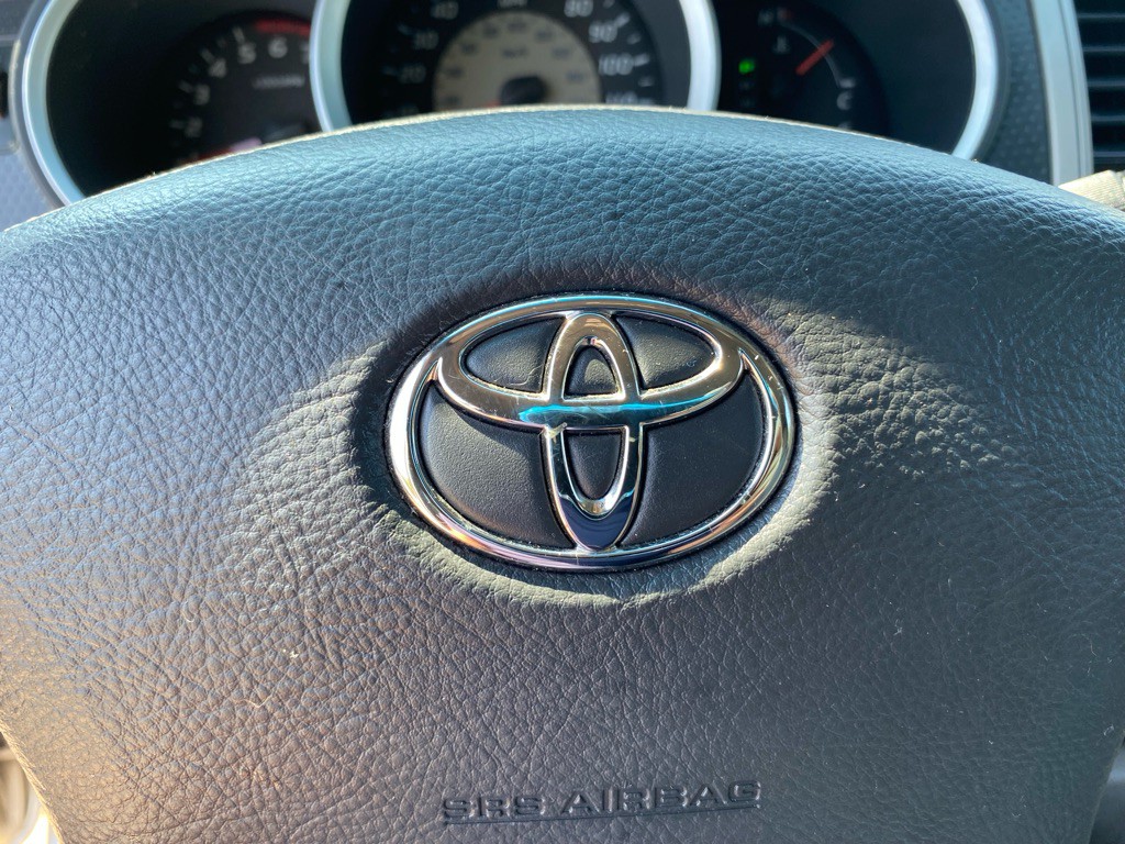 2005 Toyota Tacoma Image 24