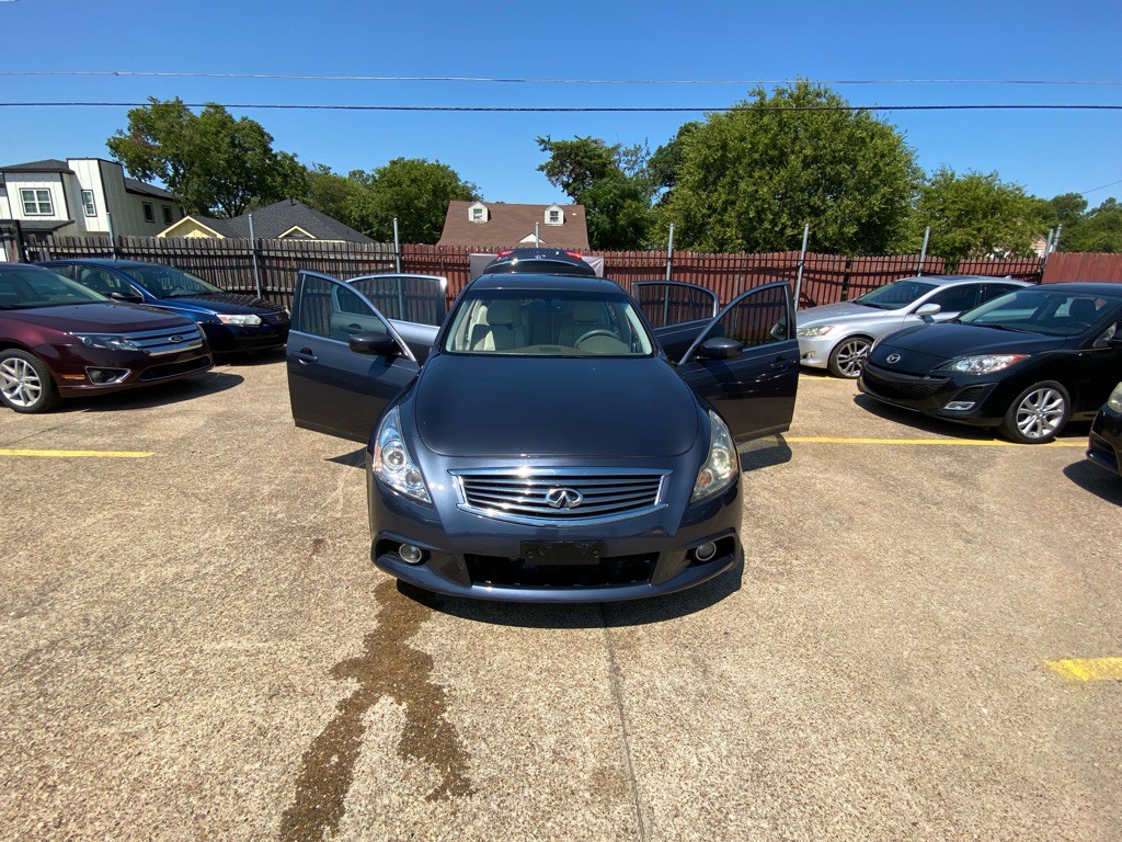 2011 INFINITI G37 Image 8