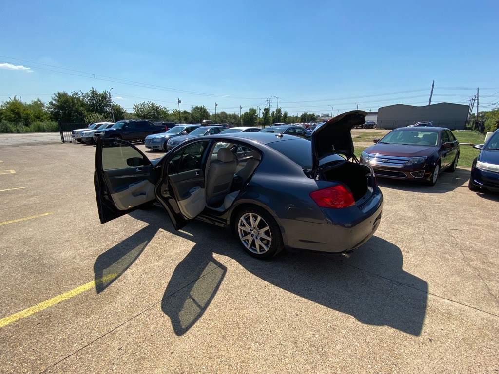 2011 INFINITI G37 Image 10
