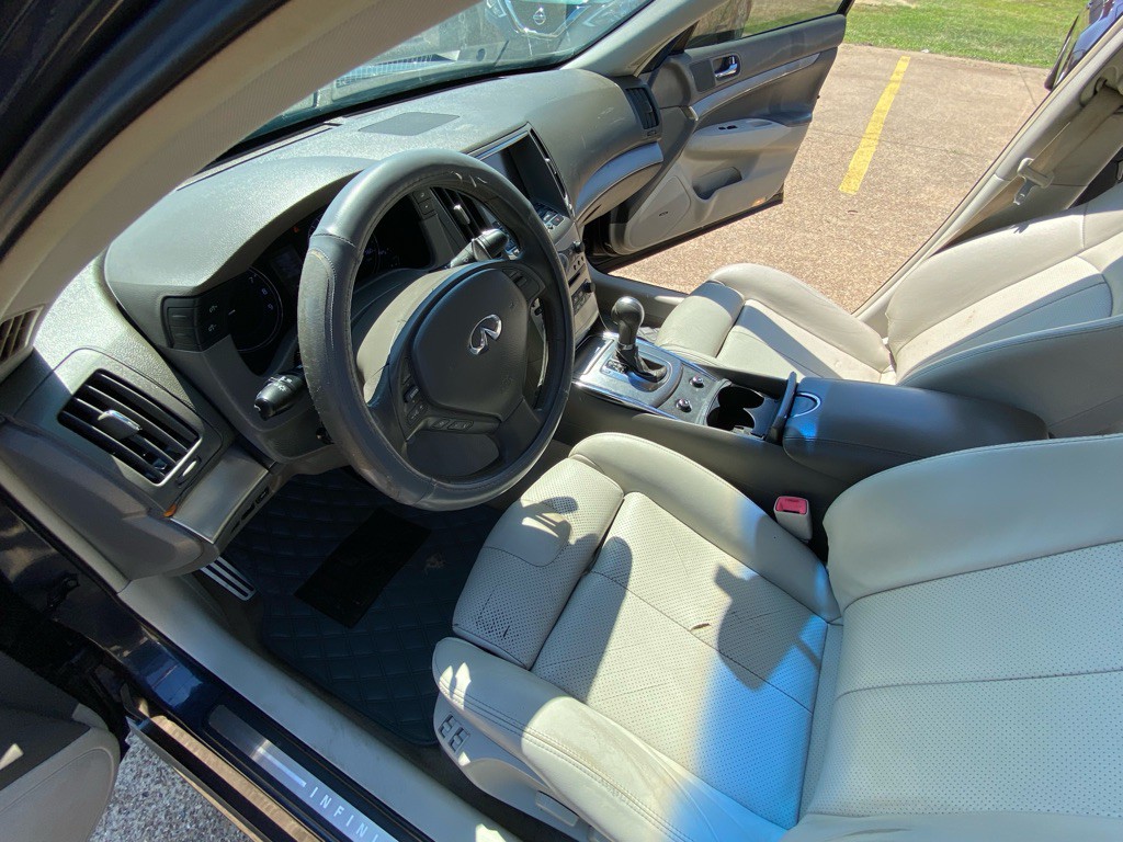 2011 INFINITI G37 Image 14