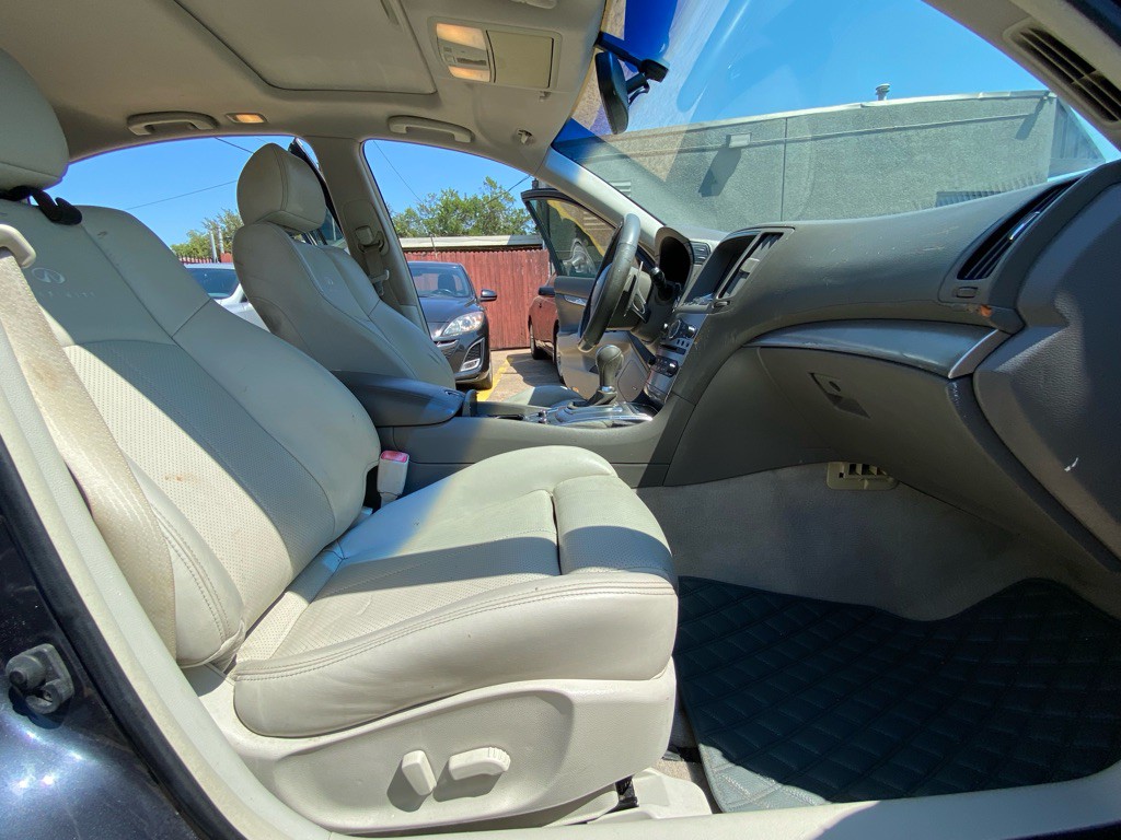 2011 INFINITI G37 Image 19