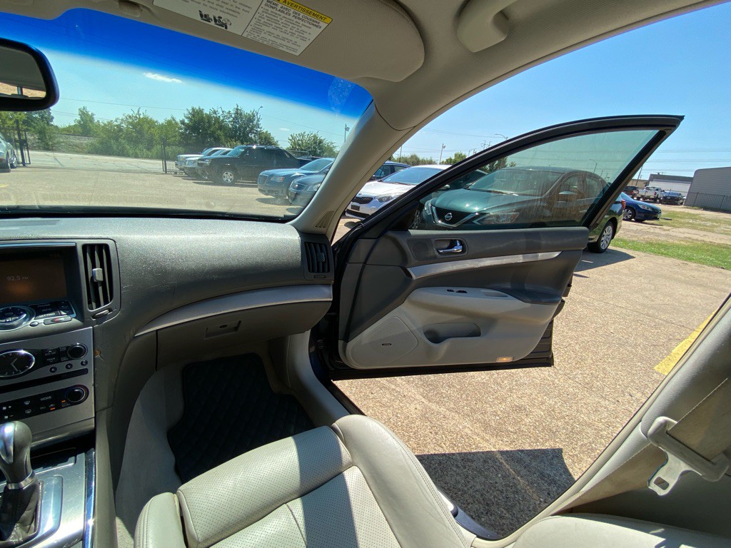2011 INFINITI G37 Image 21