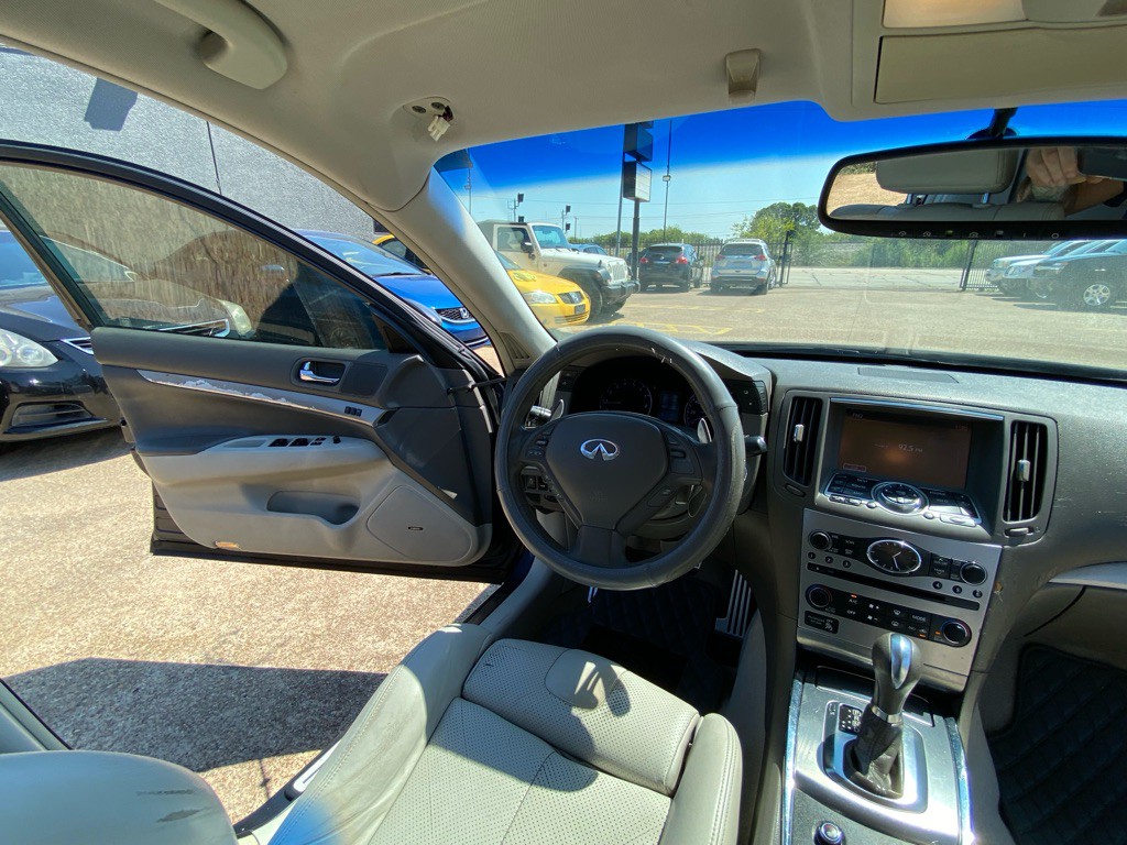 2011 INFINITI G37 Image 22