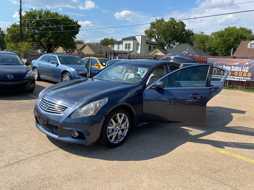 2011 INFINITI G37 Image 9