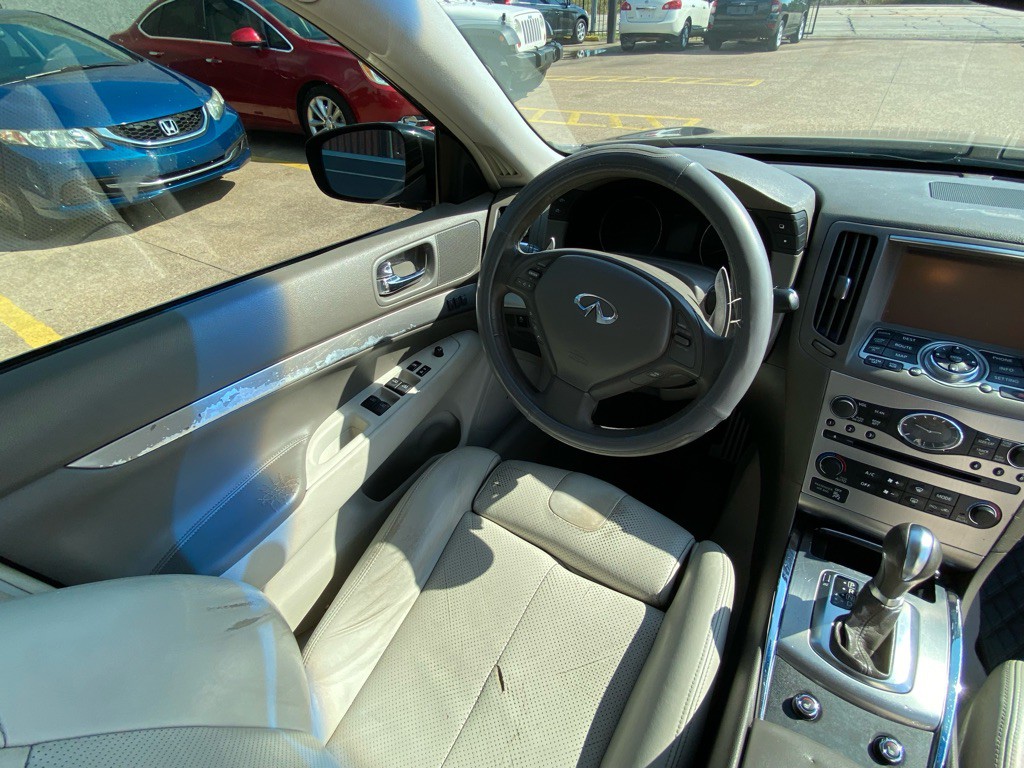 2011 INFINITI G37 Image 22