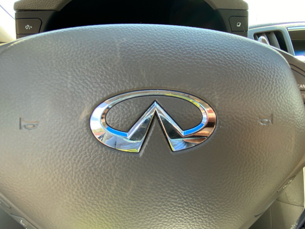 2011 INFINITI G37 Image 24