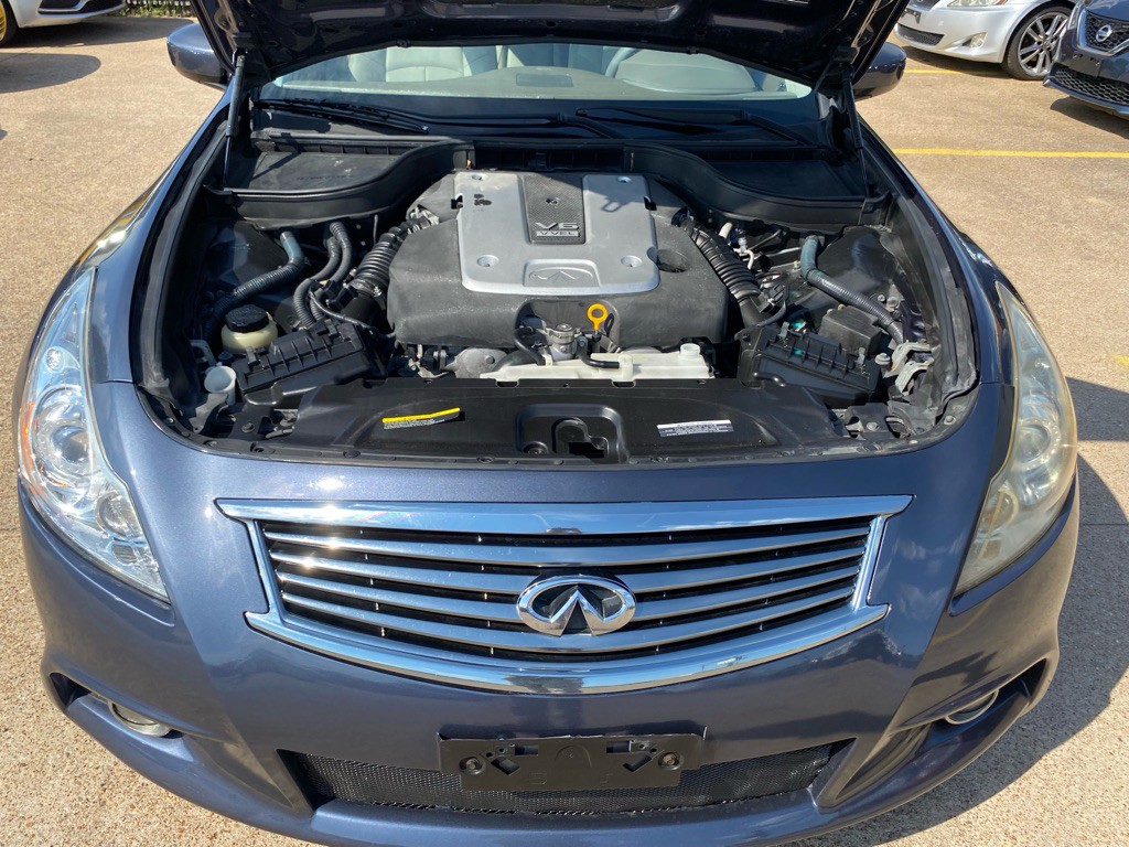 2011 INFINITI G37 Image 28