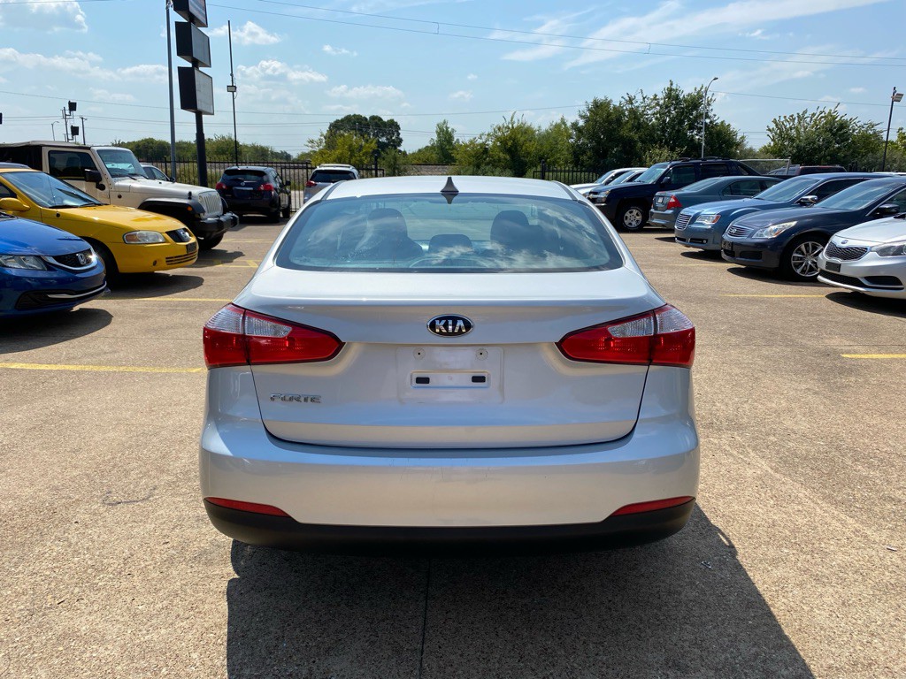 2016 Kia Forte Image 5
