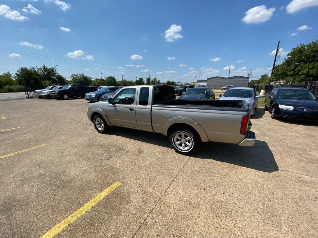 2003 Nissan Frontier Image 4