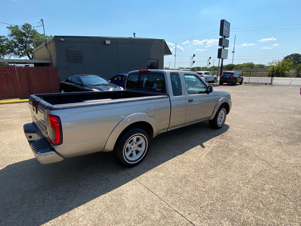 2003 Nissan Frontier Image 6
