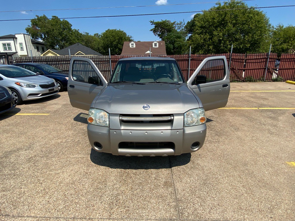 2003 Nissan Frontier Image 8
